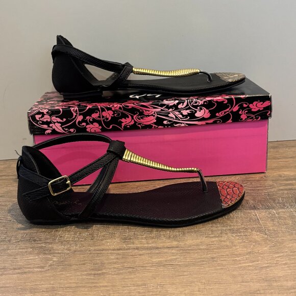 Qupid Women's Sandals, Black with Gold Accents, Like New!! Size 7.5 - Picture 1 of 5